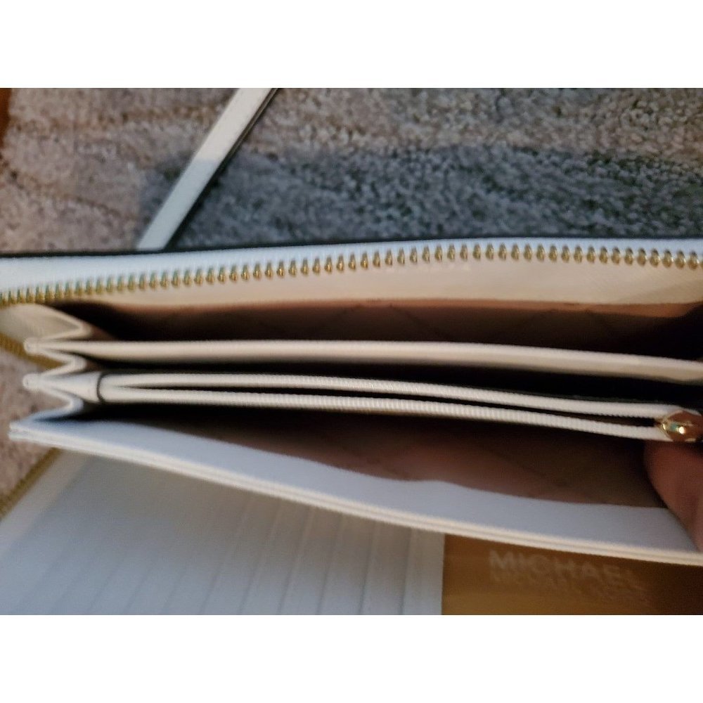 White Michael Kors Wallet - Picture 5 of 7